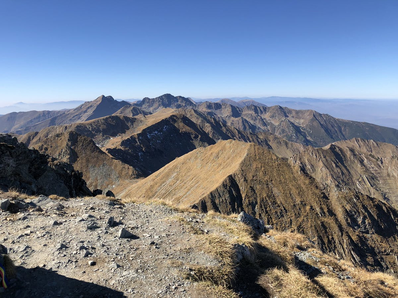 Vedere de pe Vârful Vânătarea lui Buteanu înspre Vârful Negoiu